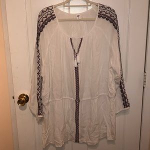 OLD NAVY: White blouse